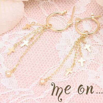 【メール便送料無料/代引き不可】■me on...■日本製★K10イエローゴールド(YG)キュービックジルコニアシャンパン・チェーンクロス・フープピアス【m4789】