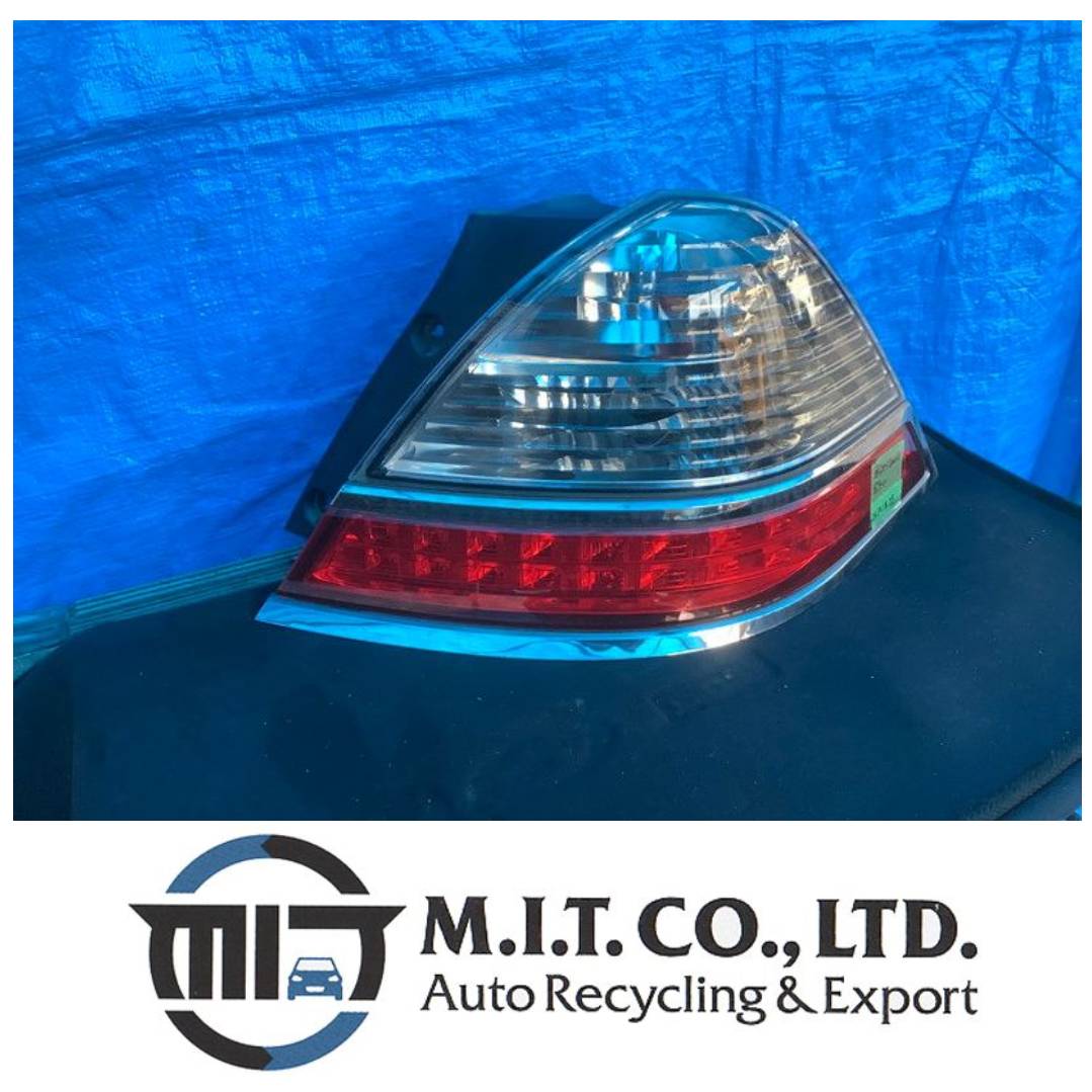 【中古】ABA RB1 オデッセイ (2006) 右（R) テール NH624P P6572 P6750 ホンダ MIT 24101825