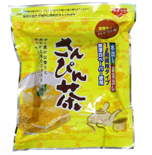 「さんぴん茶 ティーバッグ（5g×50袋）」は、ジャスミンの爽やかな香りとすっきりとした味わいが特徴のお茶です。ティーバッグタイプなので、毎日のティータイムや食事のお供として手軽にお楽しみいただけます。 水出し・お湯出しのどちらにも対応しており、季節やお好みに合わせてお召し上がりいただけます。ティーバッグには無漂白ペーパーを使用しています。 【お召し上がり方】 水出しの場合 容器に水約1Lとティーバッグ1袋を入れ、冷蔵庫で冷やします。水が冷える頃（約2〜3時間後）にティーバッグを軽くかき混ぜてお召し上がりください。 お湯出しの場合 沸騰したお湯約1Lにティーバッグ1袋を入れ、1〜2分後に軽くかき混ぜてお召し上がりください。 ※水量や抽出時間はお好みにより調整してください。 ※抽出後はティーバッグを取り出してください。液が濁る場合があります。 商品情報 内容量：5g×50袋 原材料名：茶葉 原産国：中国 賞味期間：540日 保存方法：高温・多湿を避け、涼しい場所で保存してください。「さんぴん茶 ティーバッグ（5g×50袋）」は、ジャスミンの爽やかな香りとすっきりとした味わいが特徴のお茶です。ティーバッグタイプなので、毎日のティータイムや食事のお供として手軽にお楽しみいただけます。 水出し・お湯出しのどちらにも対応しており、季節やお好みに合わせてお召し上がりいただけます。ティーバッグには無漂白ペーパーを使用しています。 【お召し上がり方】 水出しの場合 容器に水約1Lとティーバッグ1袋を入れ、冷蔵庫で冷やします。水が冷える頃（約2〜3時間後）にティーバッグを軽くかき混ぜてお召し上がりください。 お湯出しの場合 沸騰したお湯約1Lにティーバッグ1袋を入れ、1〜2分後に軽くかき混ぜてお召し上がりください。 ※水量や抽出時間はお好みにより調整してください。 ※抽出後はティーバッグを取り出してください。液が濁る場合があります。 商品情報 内容量：5g×50袋 原材料名：茶葉 原産国：中国 賞味期間：540日 保存方法：高温・多湿を避け、涼しい場所で保存してください。