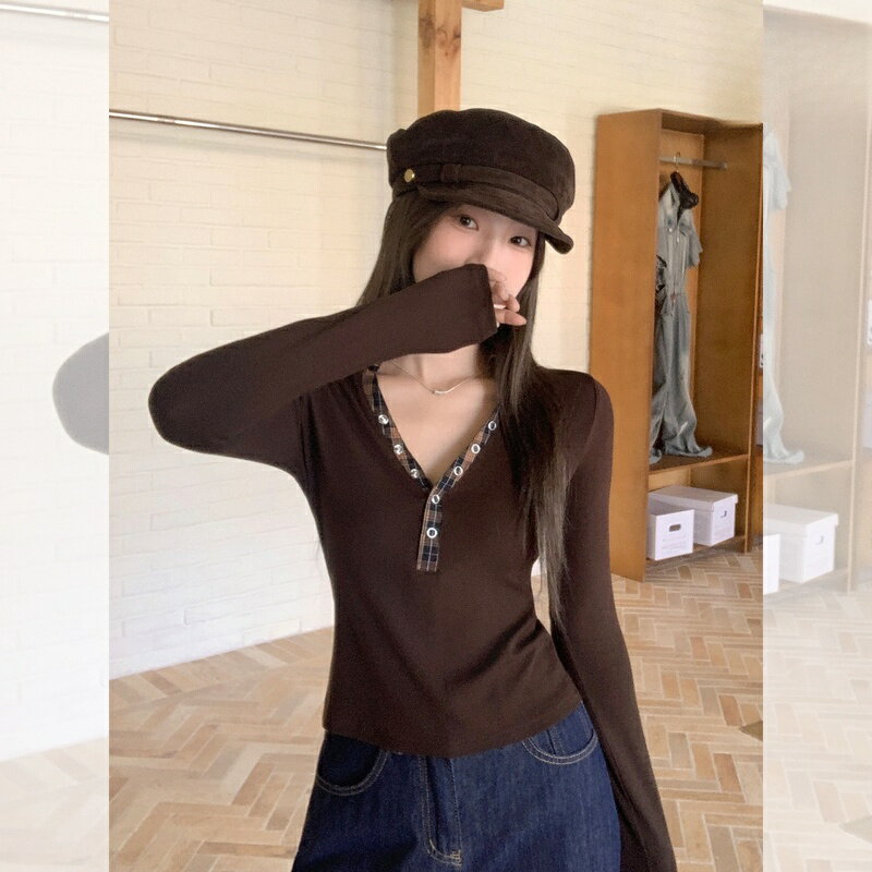 Rakuten - 長袖 Tシャツ レディース カットソー Vネック チェック パネルデザイン きれいめ インナー 重ね着 秋 新作 ブラウン レーヨン 肌触り 良い 半開き襟 大人カジュアル トップス Runea Code