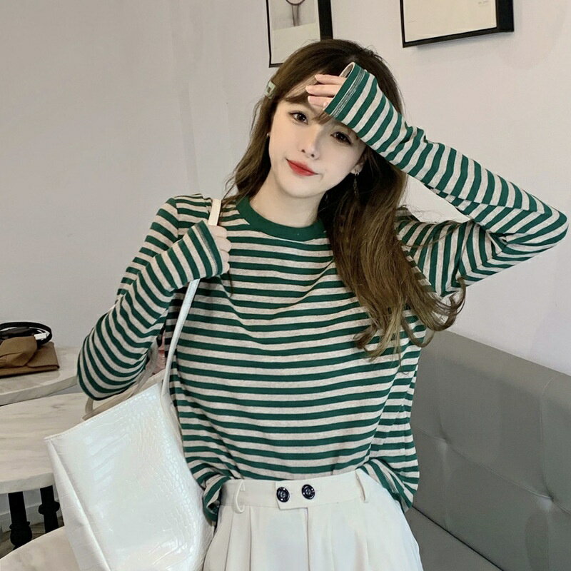 Rakuten - 【楽天スーパーSALE】長袖 Tシャツ レディース カットソー 綿 ストライプ ゆったり きれいめ カラー オーバーサイズ ラグラン 丸首 普段着 カジュアル トップス 秋冬 重ね着 インナー Runea Code