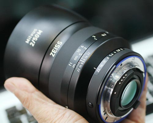 CarlZeiss ミルバス Milvus 2 50M ZF.2 [FX DXニコンFマウント用マニュアルフォーカス MAKRO-PLANAR50mmF2 フルサイズ対応1 2倍マクロレンズ][fs04gm][02P05Nov16]