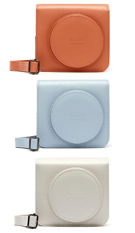 大切なチェキをしっかり保護する“チェキスクエア” instax SQUARE SQ1専用のカメラケース。カバーを外せばそのまま撮影ができます。 ※チェキ本体は別売りです。 サイズ：（約）145mm×140mm×75mm 重量　：（約）150g