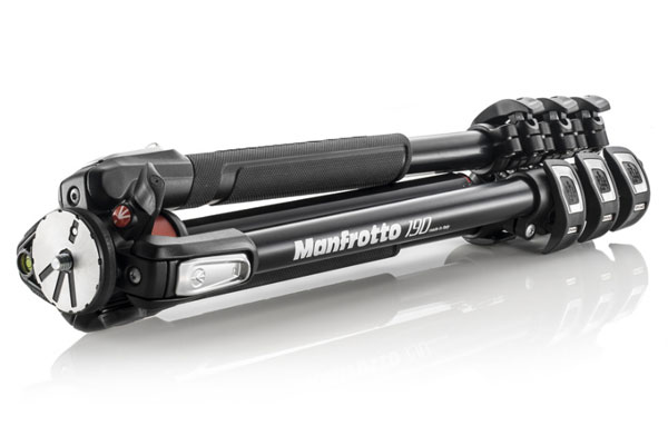 [決算特価][耐加重 7kg]Manfrotto #MT190XPRO4 190プロアルミニウム三脚4段[190XPROリニューアルモデルアルミ4段三脚。携帯性と実用性、耐荷重が向上！]【smtb-TK】[02P05Nov16]