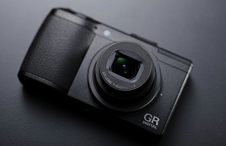 【楽天市場】RICOH GR DIGITAL III コンパクトデジカメ[4G SDHCカード/GR革ケース付]【smtb-TK】【RCP