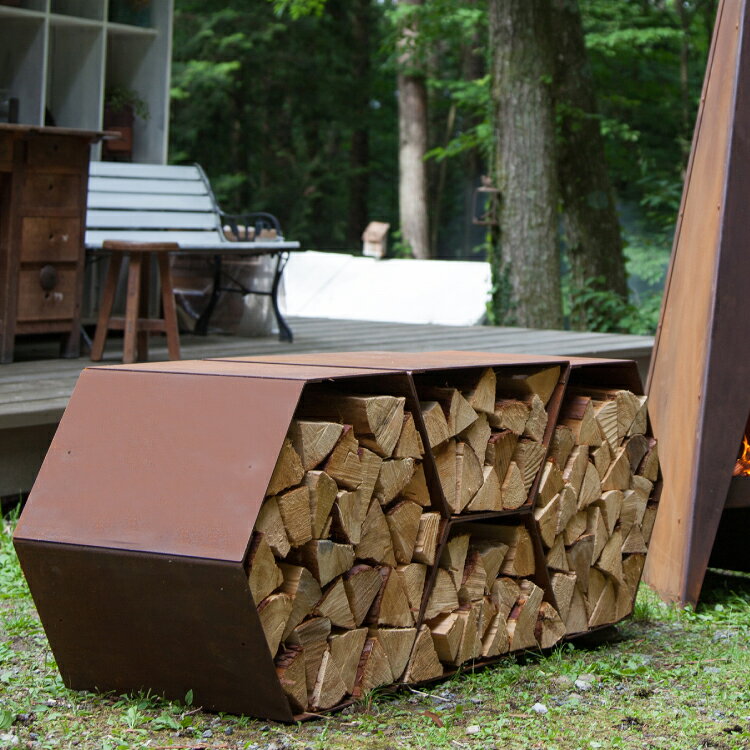 ニッチ・リッチ・キャッチのファイヤーサイド fireside Hexbox ハーフ [ 81046 ] ウッドストッカー ログラック 薪 収納 薪ストーブ 暖炉 屋外 屋外用薪入れ 薪入れ 薪収納 拡張｜アングル2
