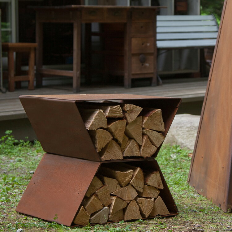 ニッチ・リッチ・キャッチのファイヤーサイド fireside Hexbox ハーフ [ 81046 ] ウッドストッカー ログラック 薪 収納 薪ストーブ 暖炉 屋外 屋外用薪入れ 薪入れ 薪収納 拡張｜アングル3