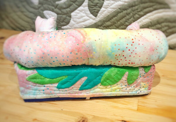 【DM便で送料無料!同梱不可!】☆月9ドラマなど美術協力ショップ☆【釜谷美貴子先生デザイン】 ソファ型 ティッシュボックスケース ハワイアンキルト※カット済み・しつけ済みではありません。【完成品ではございません】 [3]