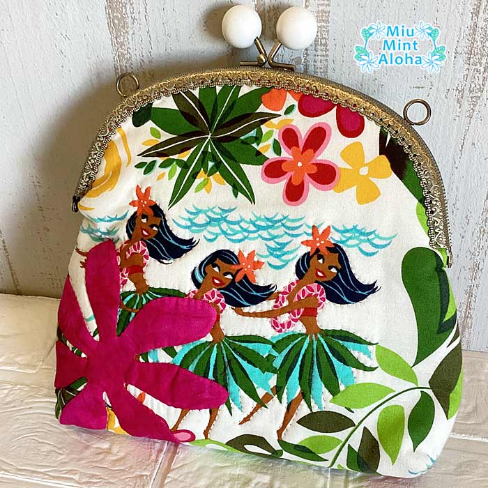 ハワイアンキルト がま口ポーチ 　初心者向け　製作キット　フラガール　生地　アレキサンダーヘンリー　ハワイアンキルト 製作キット 　ポーチ製作キット