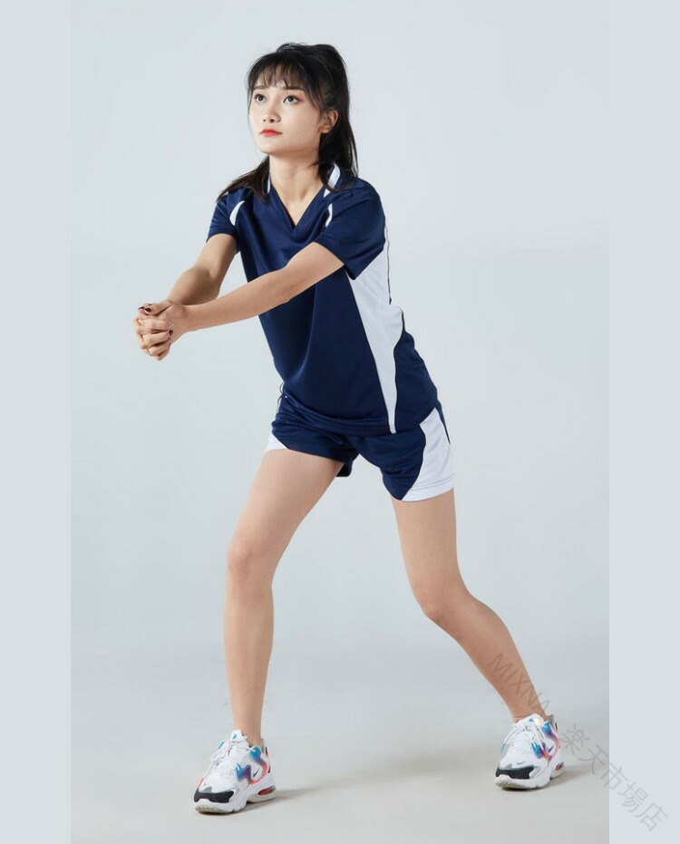 【原産国／製造国: 中国】 .バレーボール ユニフォーム 女子 男子 背番号 アイロン バレーボールウエア 中学生 高校生 男子 上下セット ジュニア コスチューム バレーシャツ パンツ 名入れ オリジナル 選抜優勝大会 体育大会 おしゃれ スポーツウェア チームウェア 練習着 試合用 部活ウェア 抗菌 防臭 軽量 通気性 吸汗速乾 伸縮性 高耐久性 男女兼用 カスタム 春 夏 秋 冬対応。おすすめのバレーボールユニフォームは人気の上下セットで、部活動や大会に最適。ランキング上位のスポーツウェアでセール対象商品もあります。ジュニア用から大人サイズまで幅広く対応し、快適な着心地と高機能素材で長時間の練習や試合に最適です。。 指定された配送時間は承っておりません。【MIXNA - 楽天市場店】