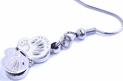 バタフライフックピアス/1個販売 サージカルステンレス316L ステンレスピアス アメリカンピアス レディース 低アレルギー 蝶々 チョウチョウ 揺れる 20G 20ゲージ キャッチなし 耳にかけるタイプのピアス シルバーカラー 銀色 金属アレルギー