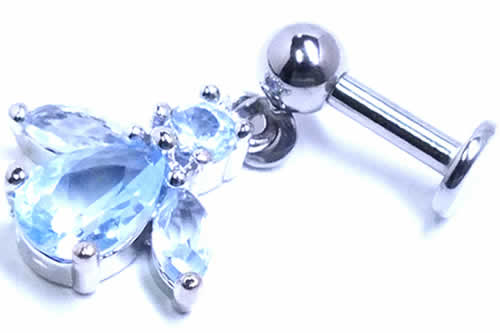 形と大きさの異なるキュービックジルコニアを並べることでどの角度から光を受けても綺麗に輝くヘリックスピアス。上品なデザインが、耳元で存在感をアピールしてくれるヘリックスボディピアスです。内径サイズやゲージサイズも選べるので、ヘリックスやトラガ...