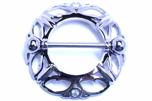 透かしが綺麗なニップルシールドにクリスタルのジルコニアをプラスした大人ビューティなボディピアス。あなたを綺麗に魅せる最愛のジュエリー。マニアじゃなくてもこの美しさに魅了されること間違いなしの乳首ピアス。おっぱいのピアスだからって女性だけのも...