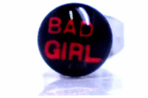 メッセージステンレスピアス（BAD GIRL）/1個販売 英語 おもしろ ユニーク 個性的 サージカルステンレス316L 20G 20ゲージ メンズ レディース 金属アレルギー出にくい 耳 軟骨 スタッドピアス キャッチピアス ポスト 刺すタイプ