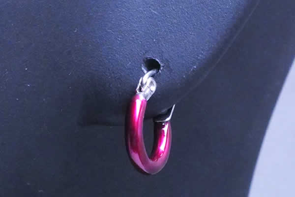 シンプルで大きさ選べるちょっと太めなカラーフープピアス（太さ：2.5mm）[バリエ8...