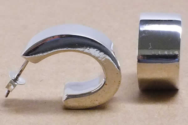 Tourmaline - ワイドプレーンハーフスタッドピアス/1ペア 上品 シンプル 両耳 20G 20ゲージ 両耳 シルバー925 スターリングシルバー シルバーピアス キャッチピアス メンズ レディース 高級 オリジナル 耳たぶ 軟骨 リング型 フープ型