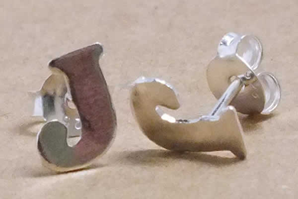 J アルファベットシルバーピアス/1ペア販売 両耳 ジェイ シルバー925 スターリング...