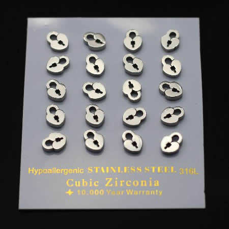 パドロックステンレスピアス/1個販売 南京錠 ハート キー カギ 20G 20ゲージ サージカルステンレス316L レディース メンズ ペア用 キャッチピアス 軟骨 耳たぶ 鍵穴 シルバー おもしろ 面白い ペアルック プレゼント ギフト ペアルック 彼氏 彼女 クリスマス スタッドピアス