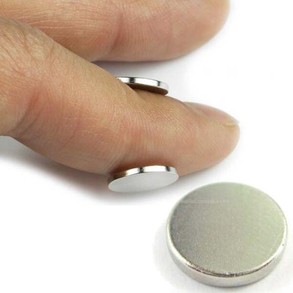 マグネットパーツ(8mmx1mm) 1個販売 磁石 ピアス イヤリング マグネット DIY用 マグネットピアス メンズ レディース キャッチ 貼る 磁力 マグピ...