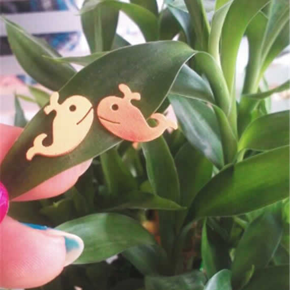 ホエールステンレスピアス/1個販売 クジラ 鯨 可愛い シルバー イエローゴールド ピンクゴールド サージカルステンレス316L 20G 20ゲージ レディース メンズ ペア用としても キャッチピアス 軟骨 耳たぶ 人気 可愛い おしゃれ スタッドピアス プレゼント ギフト 海 水族館