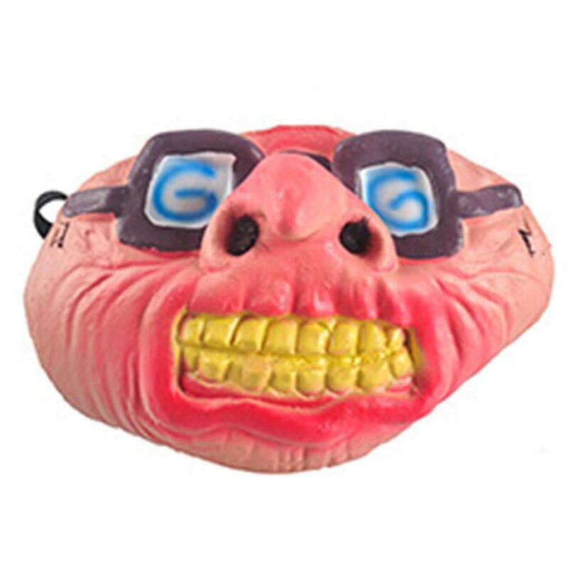四角い眼鏡、黄色い歯、さらにめっちゃ出てる鼻毛が面白いユニークな変顔マスク。 ガリベンのような面白い表情のマスク。パーティーグッズに最適の変装マスク。 ハロウィンや仮装パーティーで大活躍間違いなし、顔の下半分を覆うマスクのようなラテックスラバー製の変顔マスク。 ゴム製のマスクなのでフィット感もよく、後ろの止もゴムなので誰でも簡単に装着できる。半ヘルやサングラスをかければ、もう誰だかわかりません。 ハロウィーンパーティーのコスチュームとしても大活躍。飲み会やコンパでも盛り上がること間違いなし。舞台や発表会でも使えそう。 ※セール商品は返品・交換、ご注文後のキャンセルはお受けできません。 海外製品のため、輸送中についた汚れや擦れがある場合がございます。 デザインは、生産ロットによっては多少変更される場合があります。 画像の色は、実物と多少異なる場合がございます。 お子様の手の届かないところで保管ください。本来の目的以外でご使用はお避け下さい。ご不明な点などございましたらお気軽にお問い合わせ下さい　商品情報スペックフリーサイズ素材ラテックス備考・表示は1個の価格です。・ハンドメイドの為多少サイズや色見は異なります。