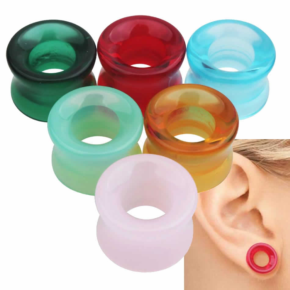 赤色(レッド)、アクアブルー、イエローオレンジ、グリーン、ピンク、エメラルドグリーンのガラス製の両側が広がって、真ん中に穴の開いたダブルフレアアイレット型のボディピアス。ガラス素材のボディーピアスの特徴は、金属アレルギー対応で金アレの心配が...