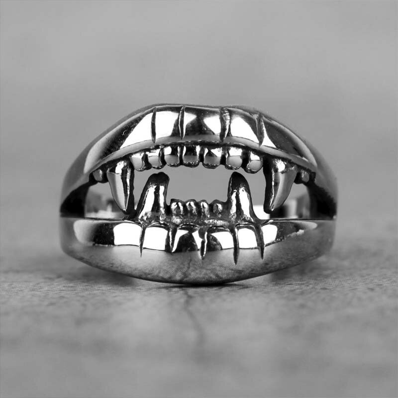 バンパイアリップステンレスリング(RMT178)サイズ/17号/25号/28号/28号 面白い 吸血鬼 バンパイヤ ドラキュラ ハロウィン 牙 くちびる メンズ...