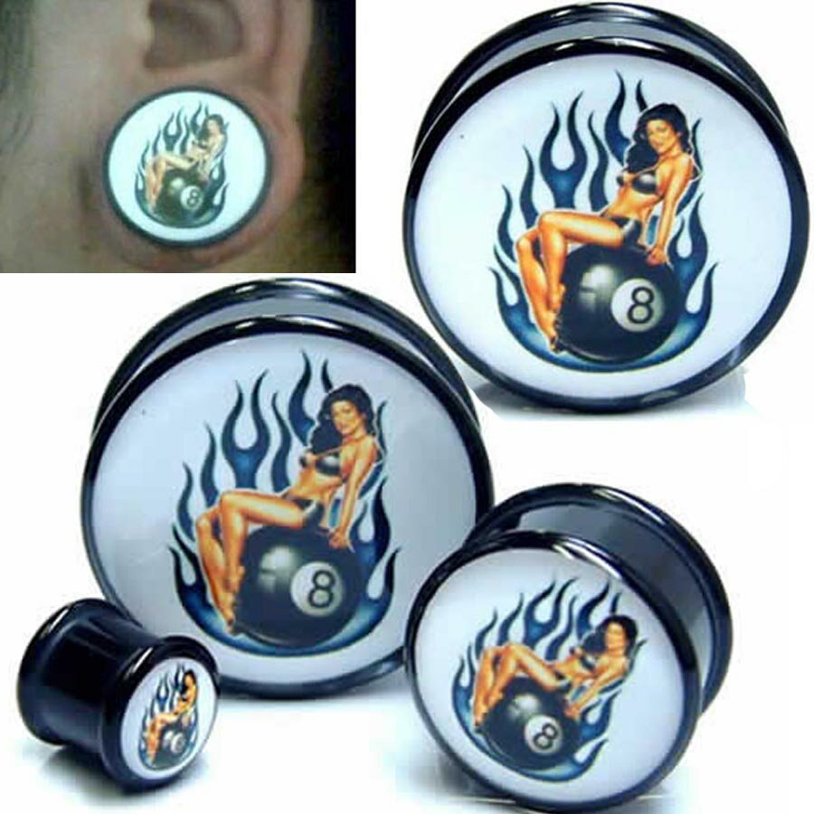 燃え上がるエイトボールに乗るセクシーな女性をデザインしたパンクロックなボディピアス。まるでアメリカのアニメから飛び出してきたようなセクシーなデザインのボディピアスは、見る人を魅了する。白地に浮き出るようにデザインされたセクシーな女性が存在感...