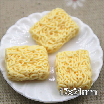 インスタントラーメンアクリルパーツ(17mmx21mm) 1個販売 麺 ヌードル 乾麺 拉麺 食玩 おもしろい ユニーク 面白い アクセサリー ピアス イヤリング 貼り付け 食品サンプル ネイル デコレーション 爪 デコ電 フラット 部品 クラフト 手作り ハンドメイド DIY チャーム 四角