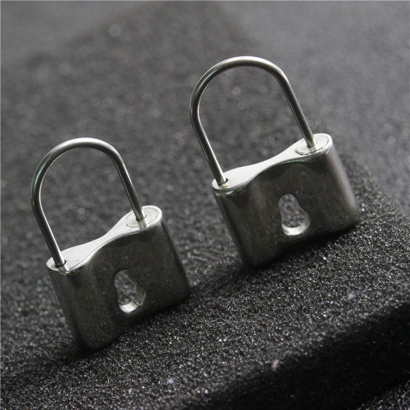 [ おもしろ ボディーピアス 16ゲージ ] パドロック ボディピアス 16G 1個販売 南京錠 ステンレス オモシロい 面白い 鍵 キー カギ メンズ レディース 耳 軟骨 ニップル 乳首 パドロック プレゼント 彼氏 彼女 ヘリックス ギフト 1.2mm 16g おしゃれ モデル 売れ筋の商品画像 3