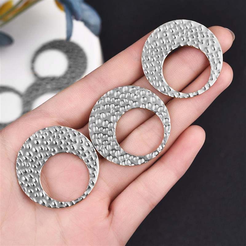 ピアス専門ショップGreen Piercingのステンレス製 DIY穴あきチャーム （ムーンソルト）1個 金色 ゴールド 銀色 シルバー 三日月 丸型 丸い 穴開き 凹凸 穴開き ラウンド クラフト 部品 金具 製作 ペンダントトップ パーツ ピアス アクセサリー DIY用 メンズ レディース 手作り ハンドメイド 修理 自作 男性 女性｜アングル2