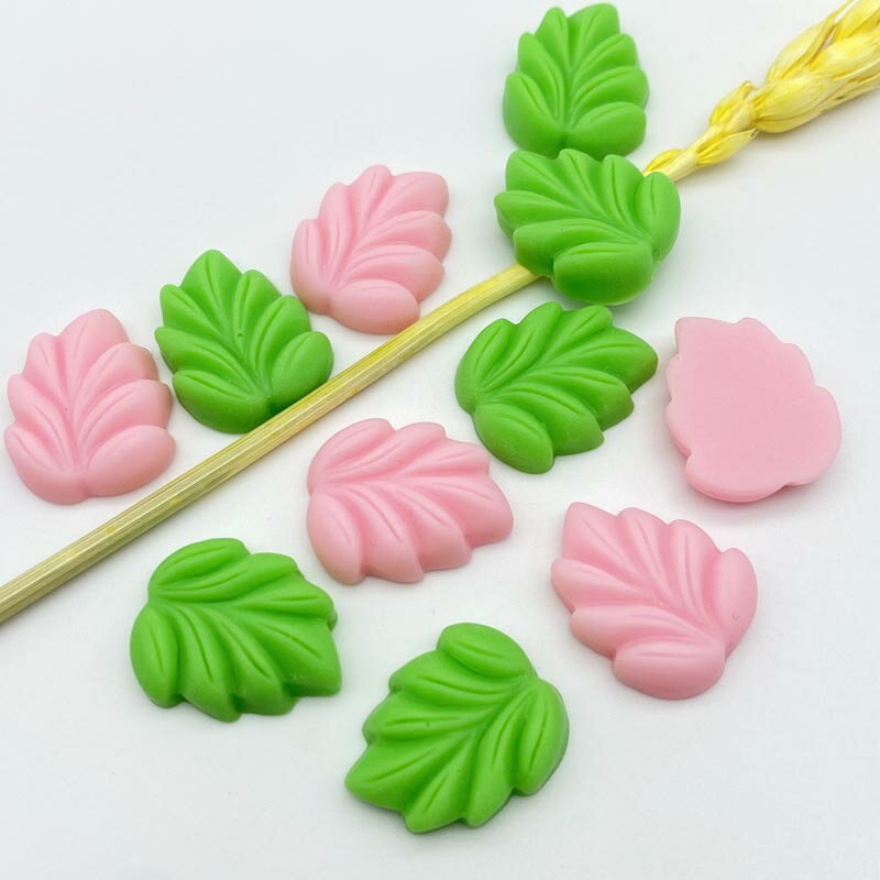 カラフルリーフ アクリルパーツ 1個 葉っぱ 緑色 グリーン ピンク色 可愛い かわいい カボーション メンズ レディース 手作り 部品 チャーム スマホ ネイル 爪 立体 レジン アクセサリー プレゼント フラット 貼る 自作 製作 カボション 材料 おしゃれ フォトフレーム 飾る