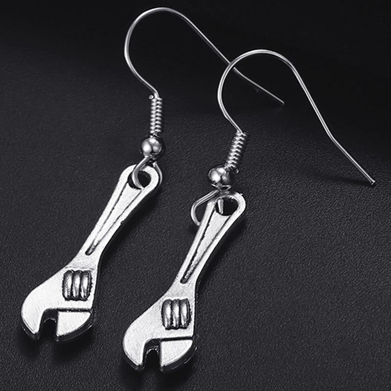 モンキーレンチ ステンレスピアス 1個販売 片耳 サージカルステンレス316L メンズ レディース 揺れる フックピアス チャーム 20G 20ゲージ ファッシ...