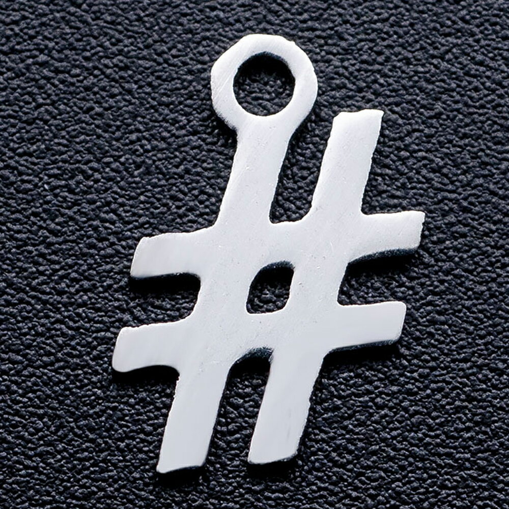 # シャープ ステンレスパーツ/1個販売 ナンバー サージカルステンレス316L製 銀色 シルバー 人気 ペンダント トップ パーツ ピアス アクセサリー チャ...