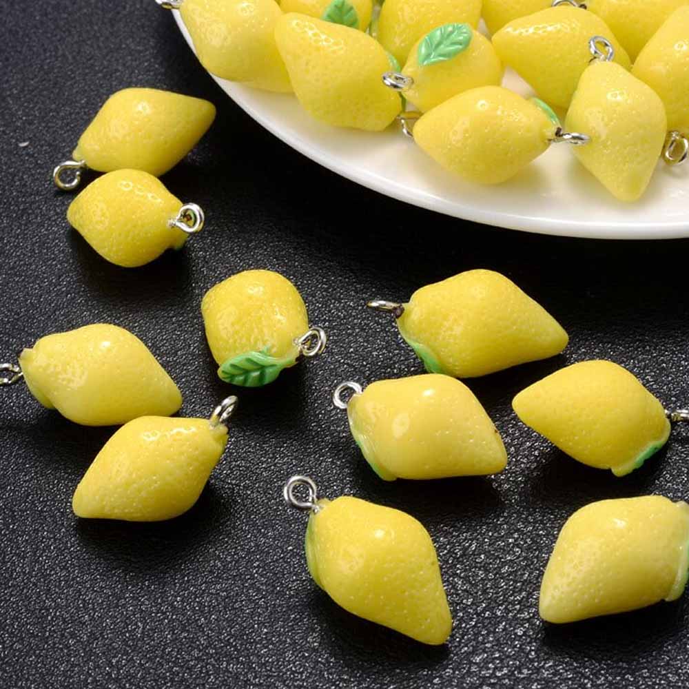 ピアス専門ショップGreen Piercingのレモン アクリルパーツ/1個販売 DIY クラフトパーツ 面白い プラスティック 食品サンプル 部品 ハンドメイド 3D 立体 ピアス イヤリング デコレーション ペンダント キーホルダー ストラップ メンズ レディース プレゼント オリジナル れもん 檸檬 柑橘類 果物 フルーツ｜アングル3