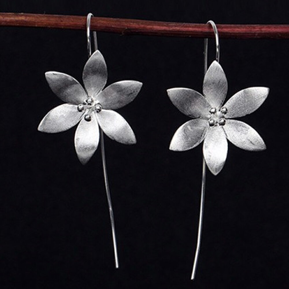 ラグジュアリービッグフラワーピアス 1ペア 花 綺麗 銀色 立体 3D 桜 サクラ 花見 プレゼント ロングチャーム レディース シルバー ウエディング ブライダル 結婚式 2次会 発表会 女子会 大人 両耳 高級 プレゼント ギフト 母の日 揺れる 20G 20ゲージ 入学式 メンズ