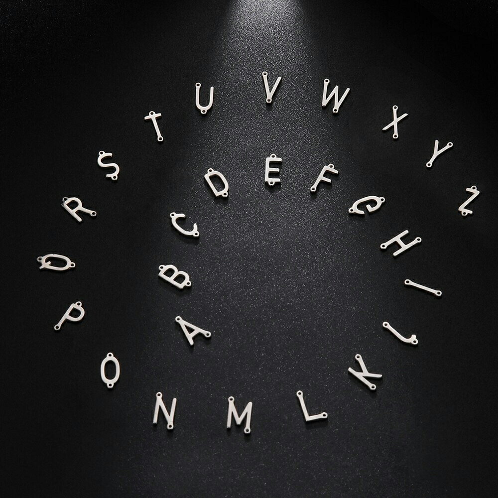 DIY用 アルファベット ステンレス製 コネクトパーツ 1個販売 イニシャルパーツ メンズ レディース 手作り 金具 英語 ゴシック体 文字 チャーム アンクレ...