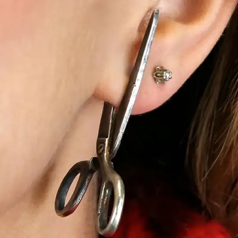 楽天ピアス専門ショップGreen Piercing大きな裁ちばさみピアス 1ペア販売 鋏 ハサミ シルバー 銀色 美容師 手芸店 裁縫 植木職人 メンズ レディース おもしろい オモシロい 個性的 ユニーク プレゼント 目立つ ギフト ハロウィーン コスプレ 20G 20ゲージ 彼氏 彼女 変装 笑う 大人 子供 父 母 男子 女子