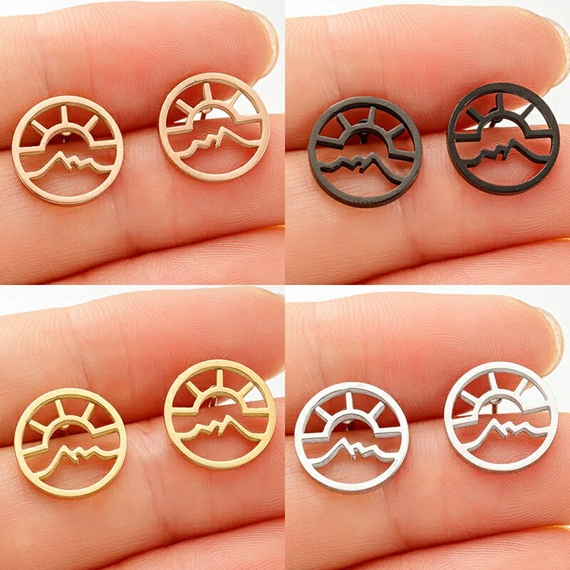 マウンテンサンライズ ステンレスピアス（1ペア） 両耳 ファッションピアス 山 山脈 日の出 日没 初日の出 新年 年末年始 太陽 男 女 贈答 シルバー メンズ レディース 男性 女性 20G 20ゲージ 耳 軟骨 キャッチピアス スタッドピアス 入学式 結婚式 可愛い おしゃれ(4.0)