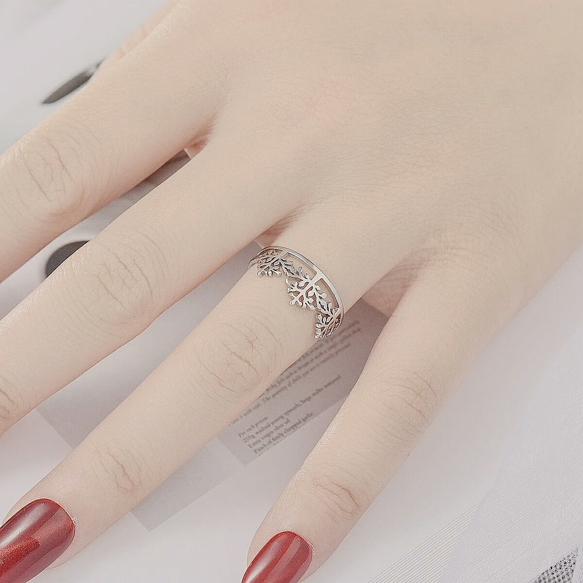 [フリーサイズ ] スリーツリーステンレスリング 1個販売 リングサイズ/13号 ファランジリング トゥリング 指輪 ステンレス製 メンズ レディース 足 ペアリング プレゼント ギフト 結婚 記念日 誕生日 ピンキーリング サイズ調整 トーリング 樹木 3本 木 ウッド 森 林