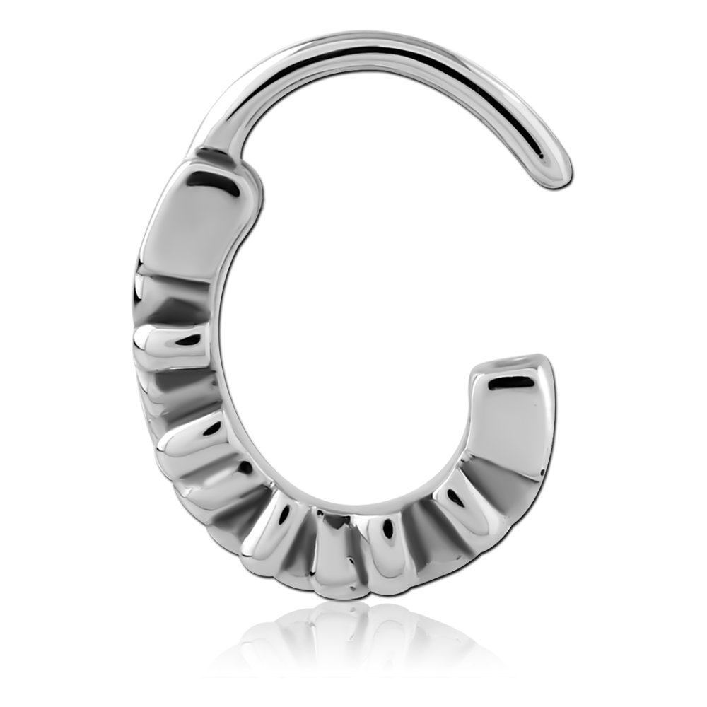 ピアス専門ショップGreen Piercingの[20G 小さいフープピアス型 ボディピアス] バタフライノーズクリッカー ノーズクリッカー 1個販売 ロック ルーク ダイス 鼻ピアス 軟骨ピアス 20ゲージ サージカルステンレス316L メンズ レディース ボディーピアス リング型 リングピアス ヘリックス ワンタッチ｜アングル2