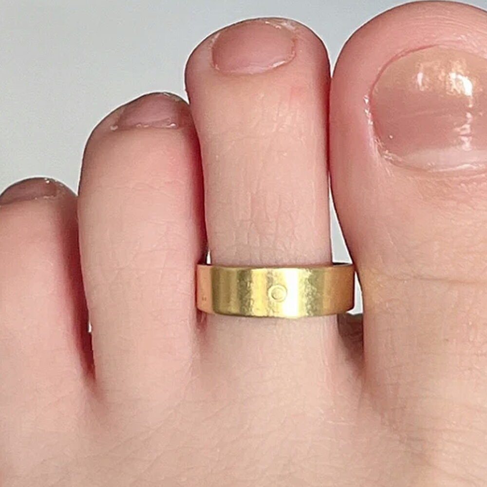 フラットトゥリング(ゴールド) 足の指輪 トーリング 足のリング ピンキーリング フリーサイズ レディース メンズ シンプル 金 プレーン 平たい ワイド ファ...