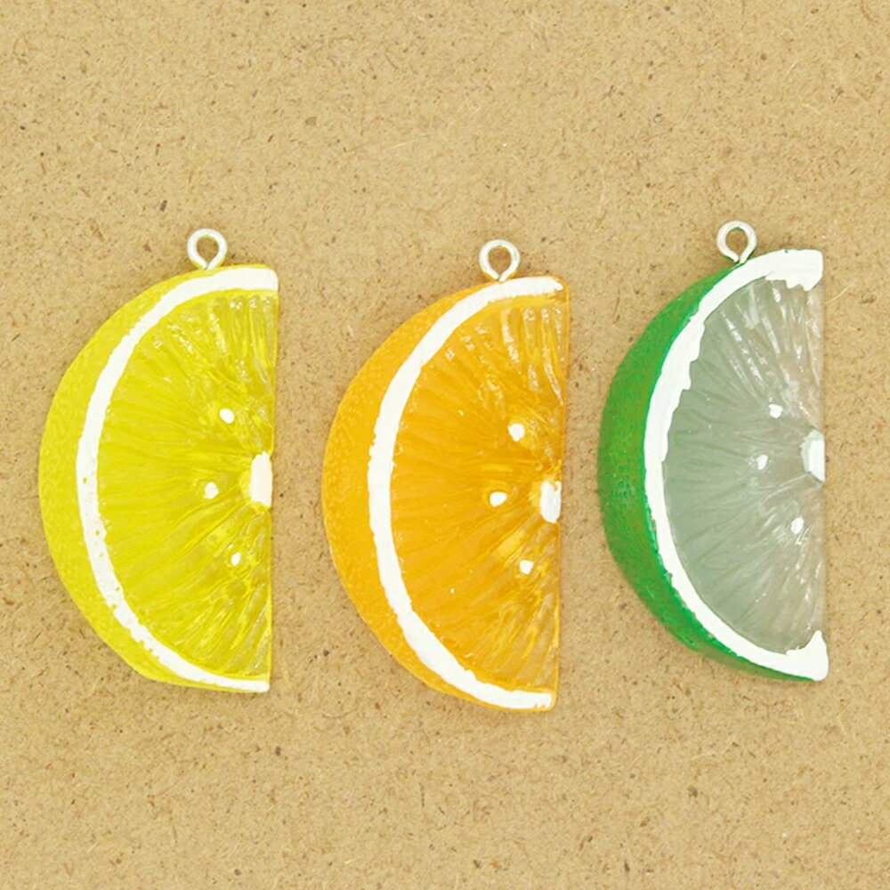 丸カン付き レモン ライム オレンジ アクリルパーツ/1個販売 クラフトパーツ 面白い プラスティック 食品サンプル 部品 ハンドメイド 3D 立体 ピアス イヤリング キーホルダー ペンダントトップ ネックレス メンズ レディース プレゼント みかん 蜜柑 クダモノ 果物 フルーツ