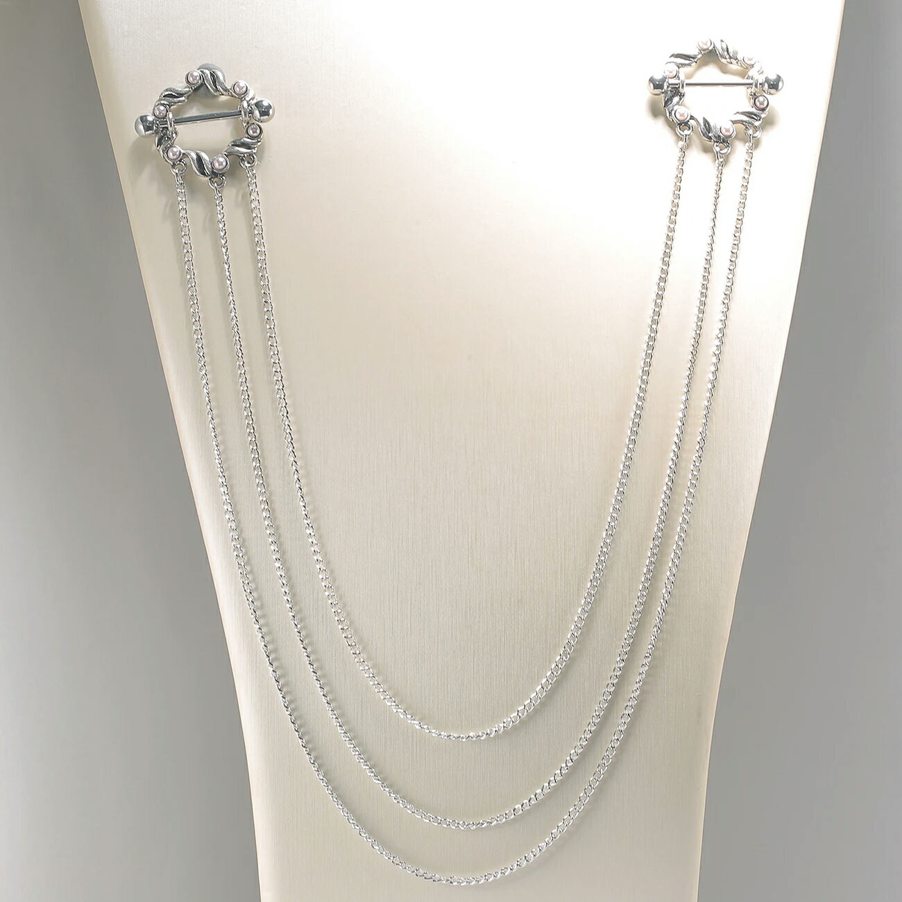 [ 14G 乳首 ] ピンクパールトリプルチェーン ニップルピアス 1個販売 イミテーションパール 真珠 3本 クサリ 鎖 サージカルステンレス316L ストレートバーベル つなぐ 繋ぐ シールド 14ゲージ 胸 ボディピアス メンズ レディース