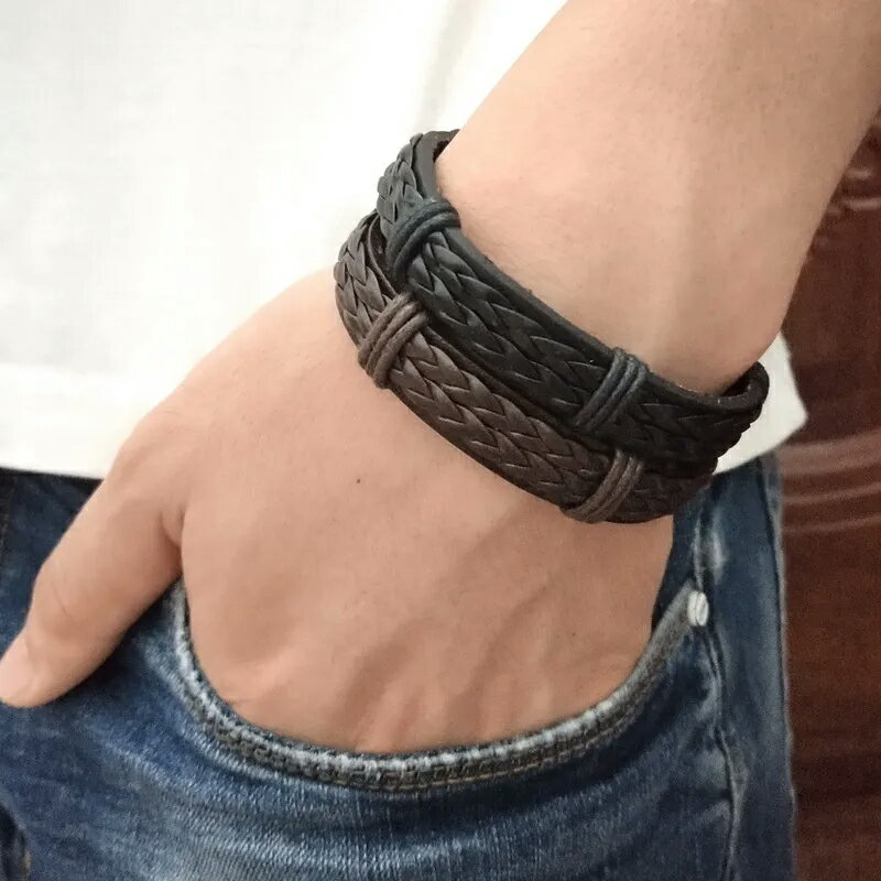 Rakuten - 編み込みレザーブレスレット 1個販売 黒色の革 皮ブラック 茶色 ブラウン 手首 重ね付け 革紐 皮ひも メンズ レディース 彼氏 父の日 プレゼント ギフト 男性 ラップブレスレット