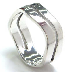 ウエーブカットシルバーリング サイズ/12号 小さいサイズ シンプル プレーン 男性 女性 本物の銀 指輪 スターリングシルバー 親指 中指 人差し指 薬指 小...