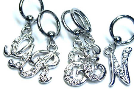 イニシャルチャームリング/14ゲージ:A〜M 14G ボディピアス サージカルステンレス316L キャプティブビーズリング リング型 メンズ レディース へそピ...