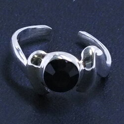 ピアス専門ショップGreen Piercingのブラックエンジェルトゥリング シルバー925 スターリングシルバー シルバーリング 足の指輪 トーリング 足のリング ピンキーリング フリーサイズ レディース メンズ 黒色 ラインストーン ジルコニア チップリング ミディリング ファランジリング ミニリング サイズが小さい｜アングル3