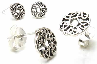 ラージアンティークレリーフピアス 1ペア シルバーピアス キャッチピアス スターリングシルバー シルバー925 20G 20Ga 20ゲージ 耳 軟骨 ハンドメイド 高級 キャッチタイプ シルバーのピアス プレゼント メンズ レディース 男性用 女性用 透かし 綺麗