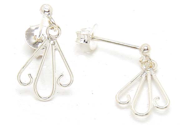 ［シルバーピアス］スリードロップチャームロングピアス/1ペア 両耳 キャッチピアス シルバー925 スターリングシルバー メンズ レディース ロングチャーム 揺れる 高級 結婚式 発表会 入学式 卒業式 パーティジュエリー 20G 20ゲージ オリジナル